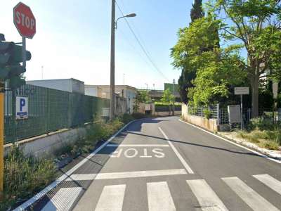 L�Airiciclotteri sia trova al civico 4 di strada Massimi Losacco, traversa rurale di via Bellomo